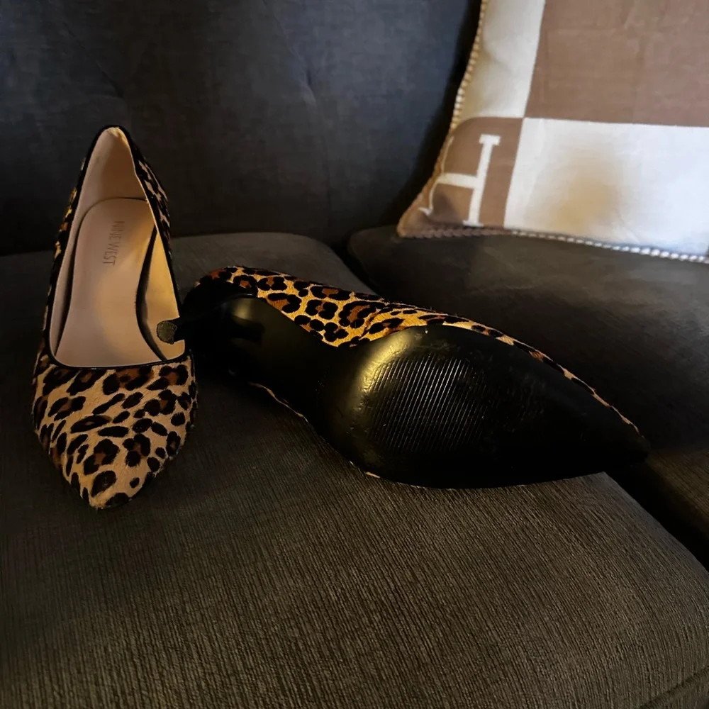 Nine West Leopard Print Kitten Heel sz 8 - Picture 6 of 8